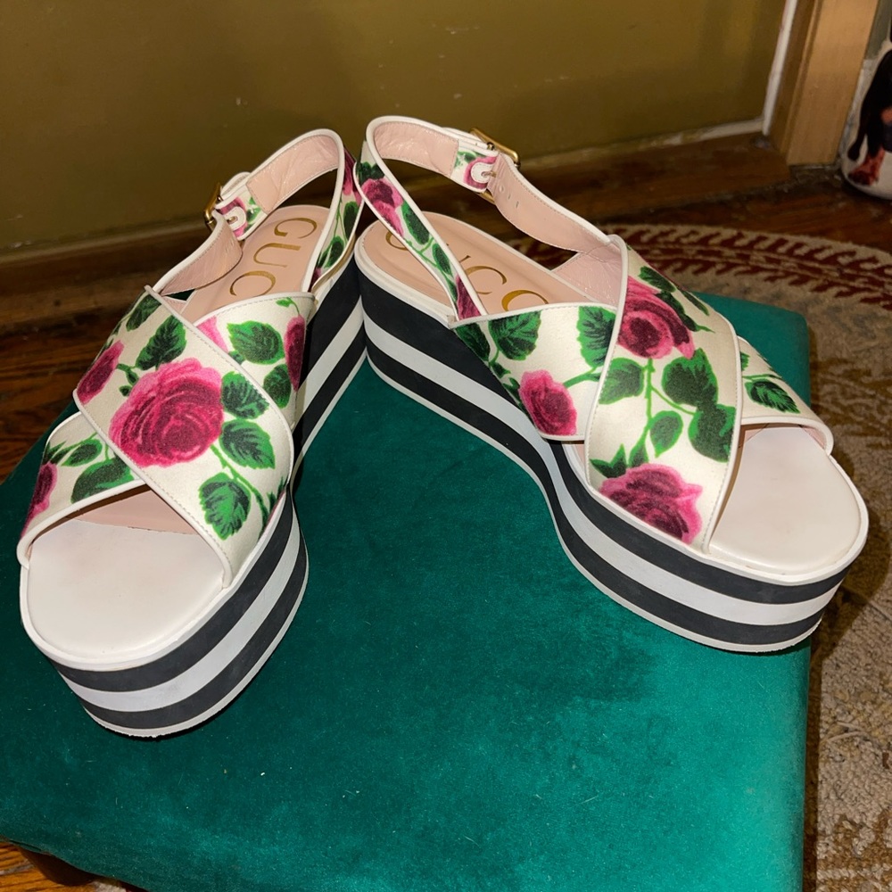 Gucci Platform Flower Sandals Size 9.5